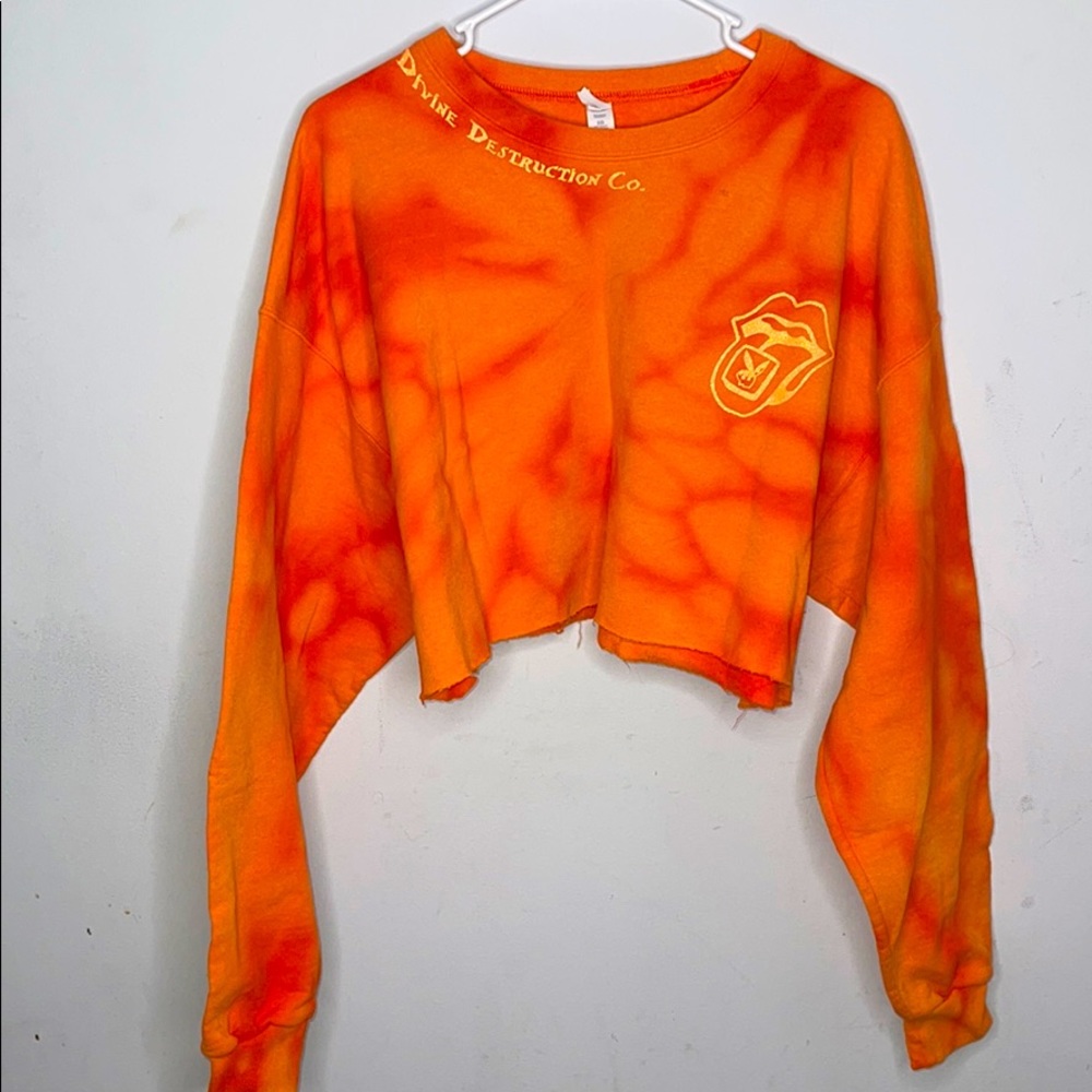 Cropped crewneck